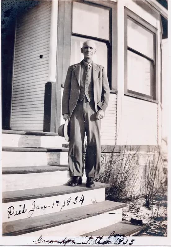 Original black-and-white photograph before it was restored by hand