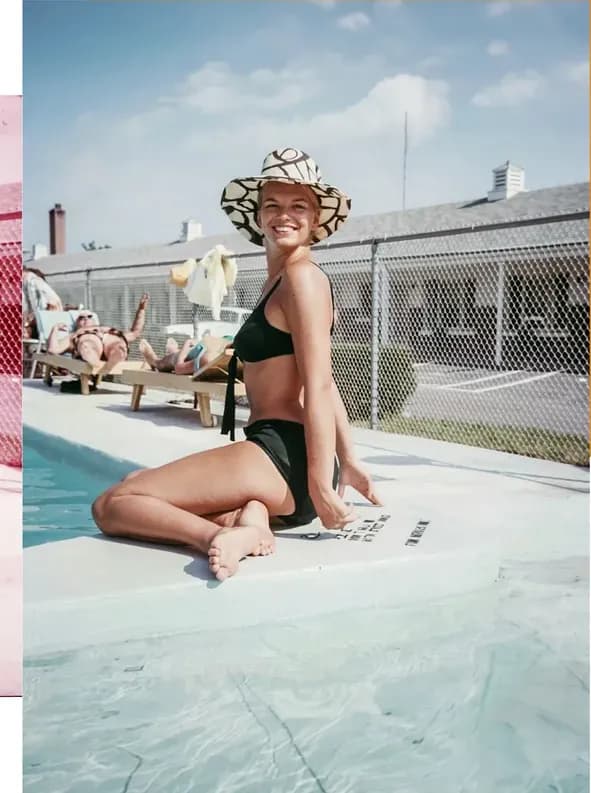 Discoloured photograph after professional restoration, detail and colour brought back