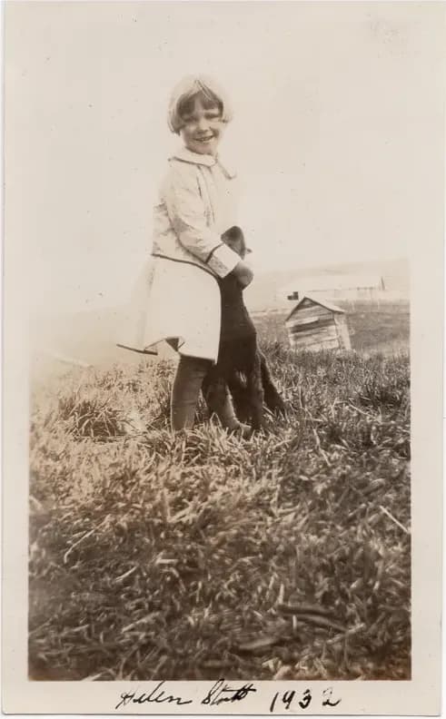 Fading on a pre-1950 photograph, before hand restoration by MemoryCherish artists