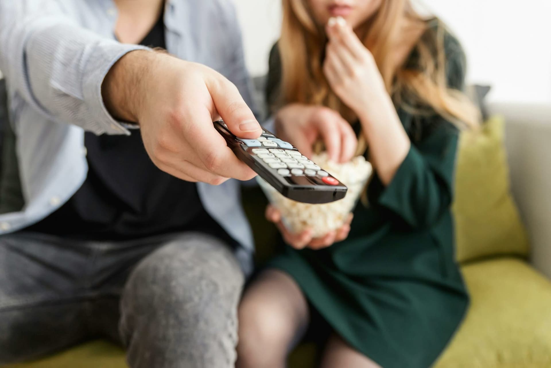 Movies for Seniors: The Impact of TV Shows and Nostalgic Entertainment Benefits