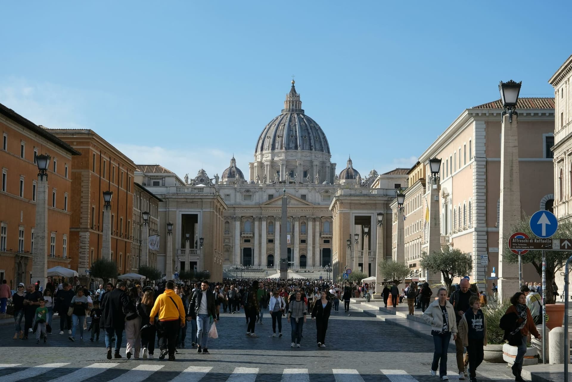 Discover the Wonders of the Sistine Chapel: A Masterpiece of Renaissance Art
