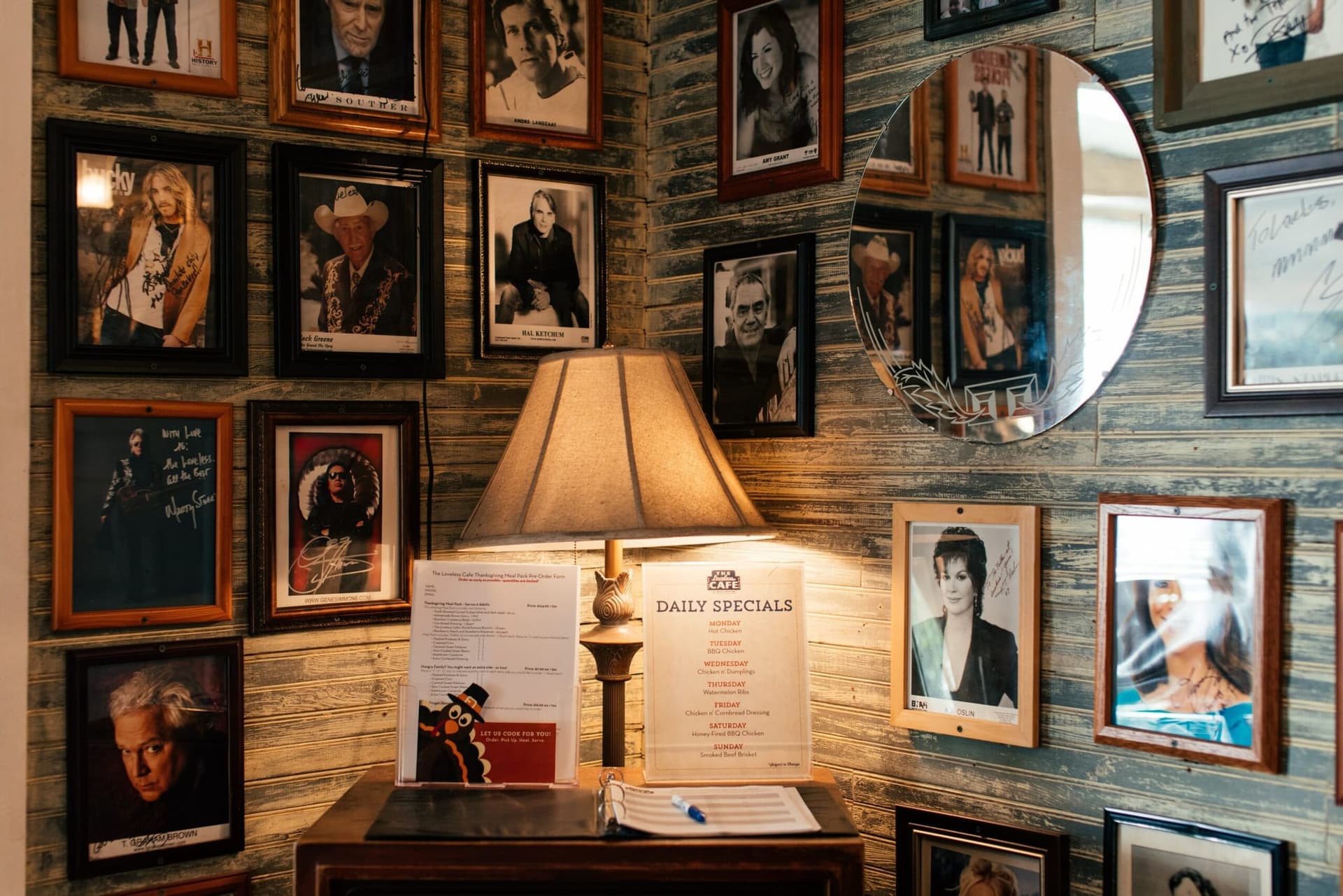 Choosing The Right Picture Frame Size: A Guide