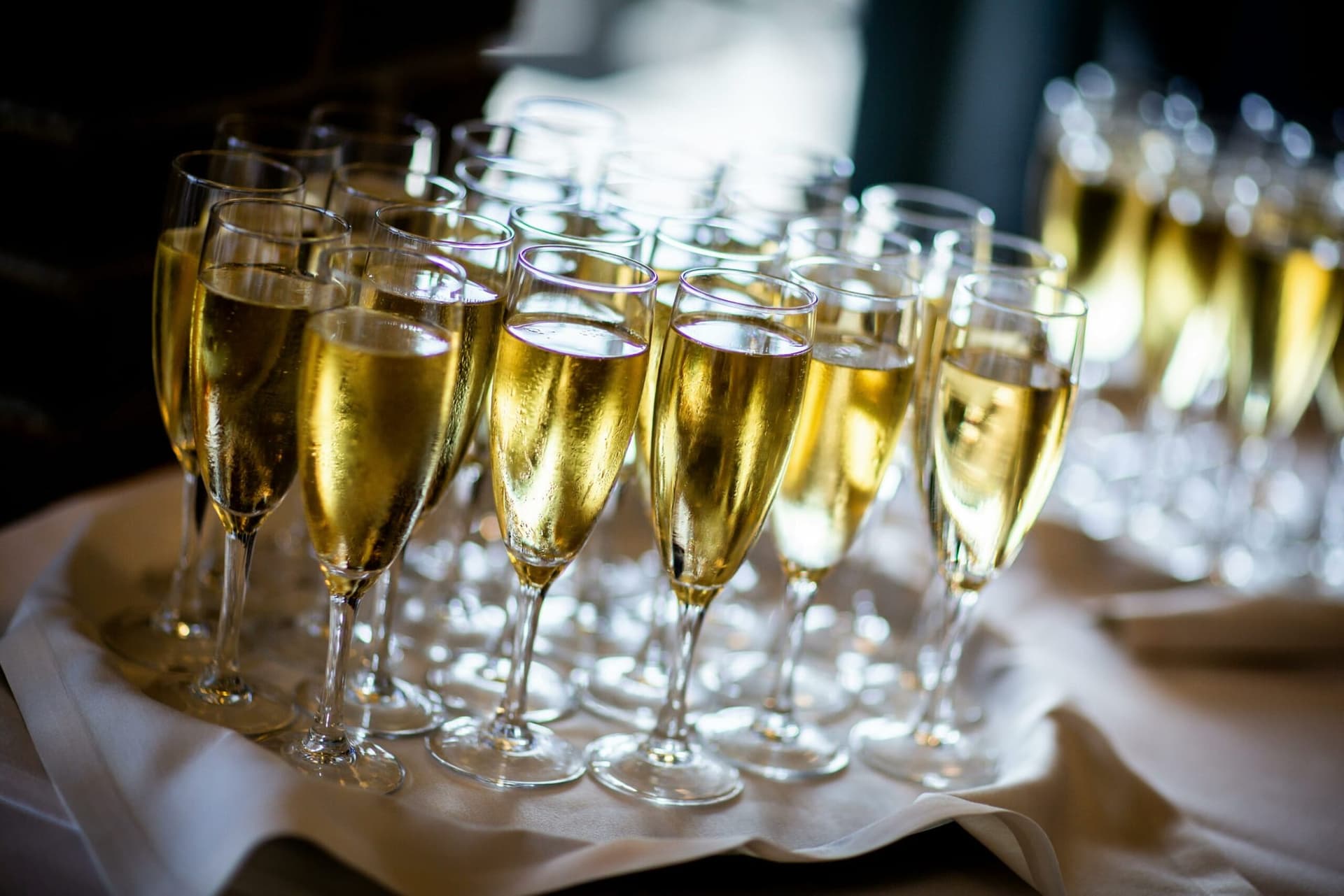 Champagne: France's Sparkling Wine with a Festive Fizz