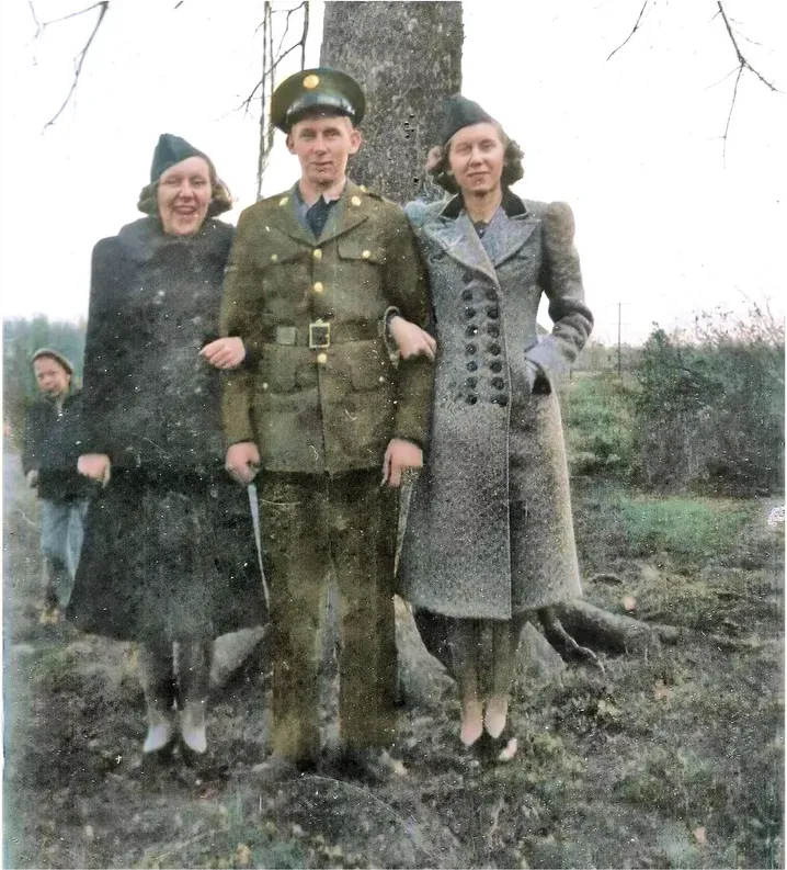 Black-and-white 1950s-1970s photograph before hand colorization by MemoryCherish artists