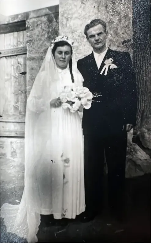 Black-and-white pre-1950 photograph before hand colorization by MemoryCherish artists