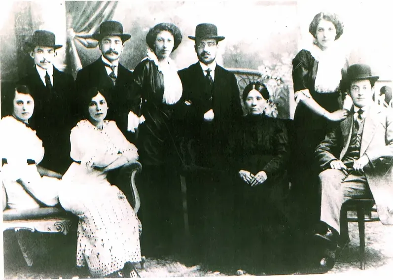 Black-and-white pre-1950 photograph before hand colorization by MemoryCherish artists