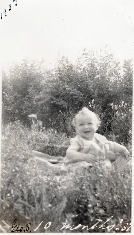 Black-and-white pre-1950 photograph before hand colorization by MemoryCherish artists