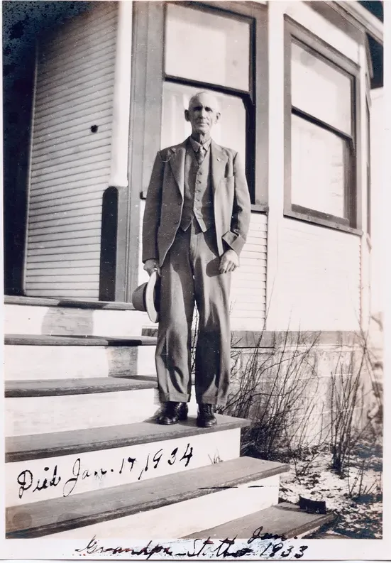 Black-and-white pre-1950 photograph before hand colorization by MemoryCherish artists