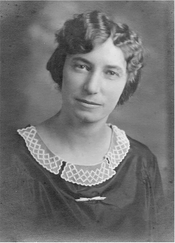 Black-and-white pre-1950 photograph before hand colorization by MemoryCherish artists