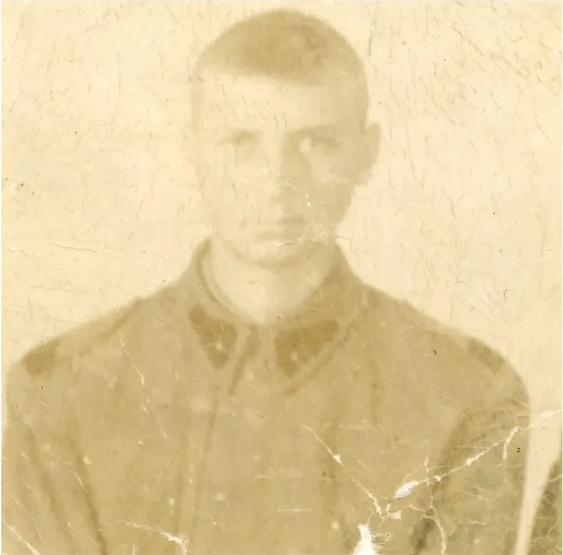 Black-and-white pre-1950 photograph before hand colorization by MemoryCherish artists