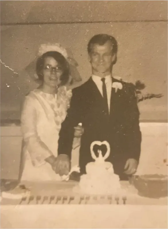 Creases and tears on a 1950s-1970s photograph, before hand restoration by MemoryCherish artists