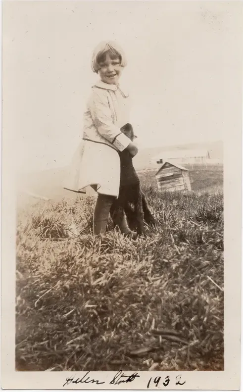 Fading on a pre-1950 photograph, before hand restoration by MemoryCherish artists