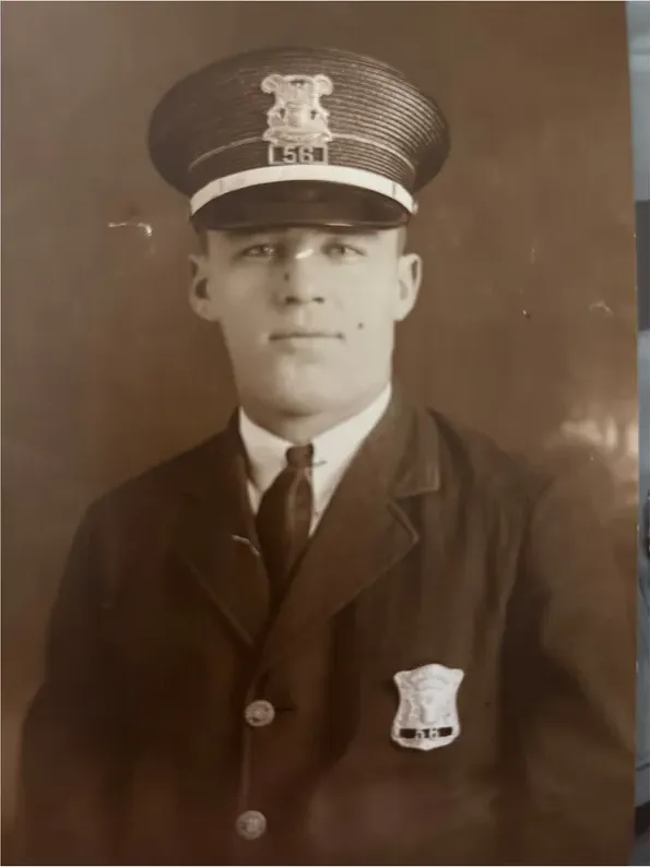 Black-and-white pre-1950 photograph before hand colorization by MemoryCherish artists