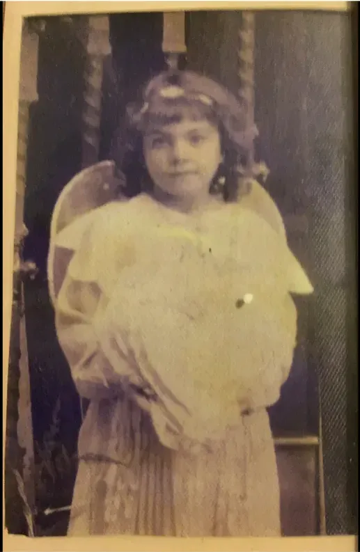 Black-and-white pre-1950 photograph before hand colorization by MemoryCherish artists