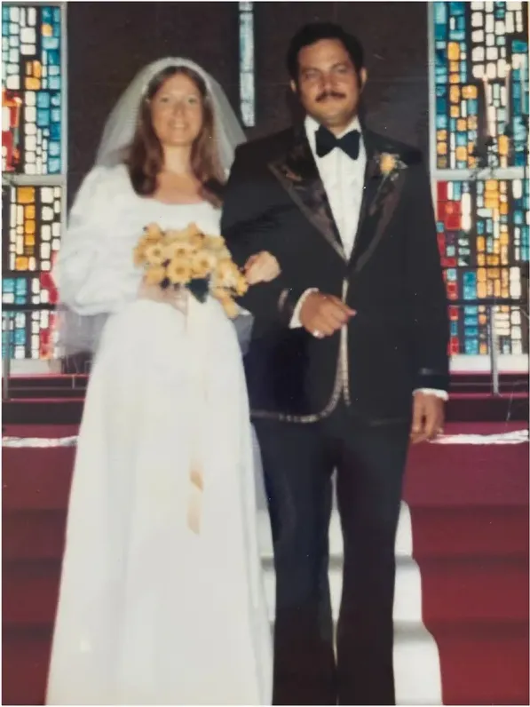 Fading on a 1950s-1970s photograph, before hand restoration by MemoryCherish artists