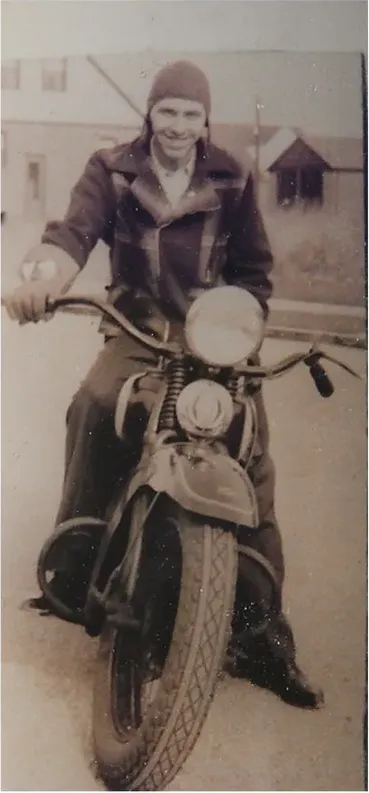 Black-and-white pre-1950 photograph before hand colorization by MemoryCherish artists