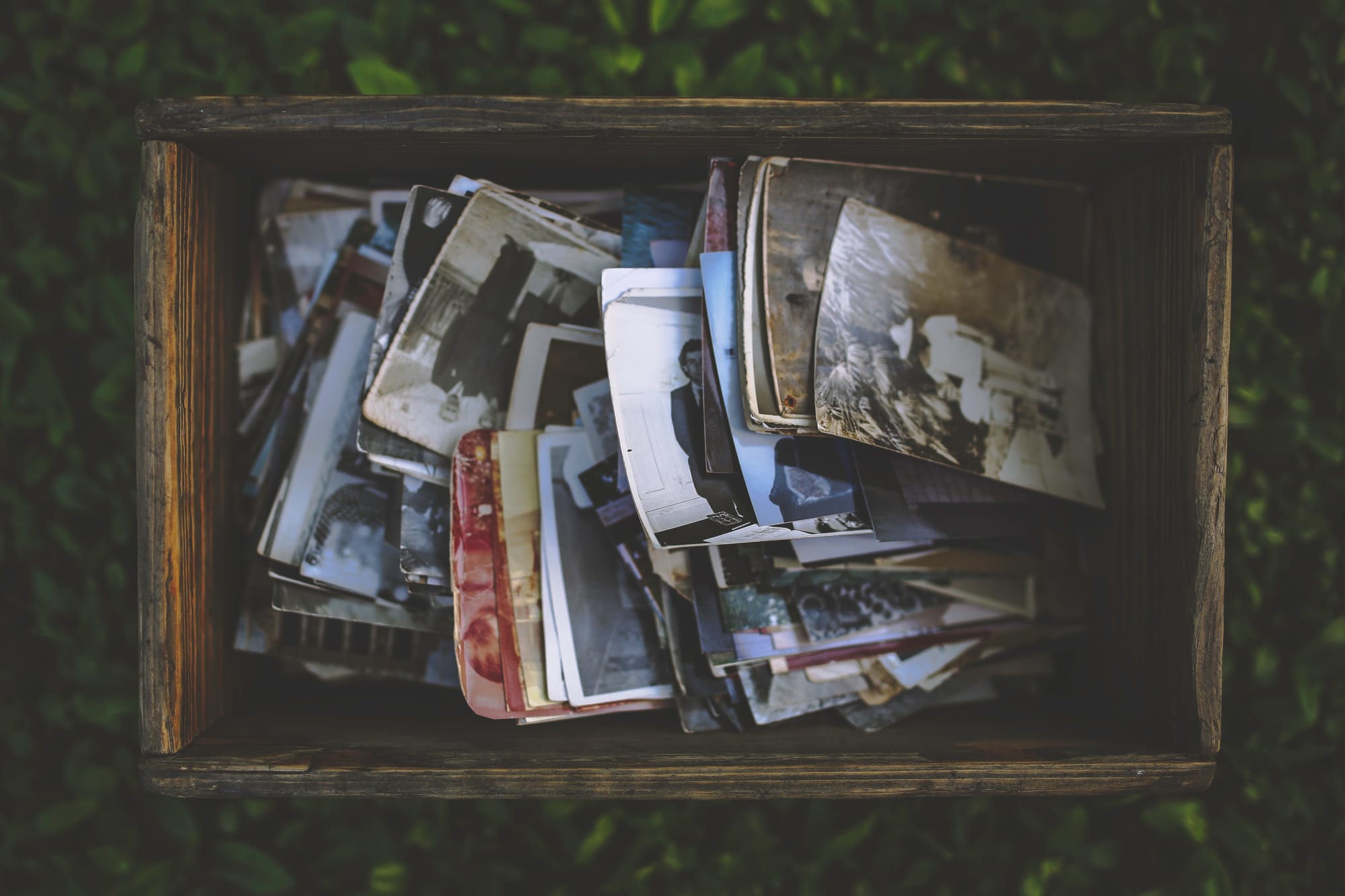 Free Old photos in the wooden box Stock Photo