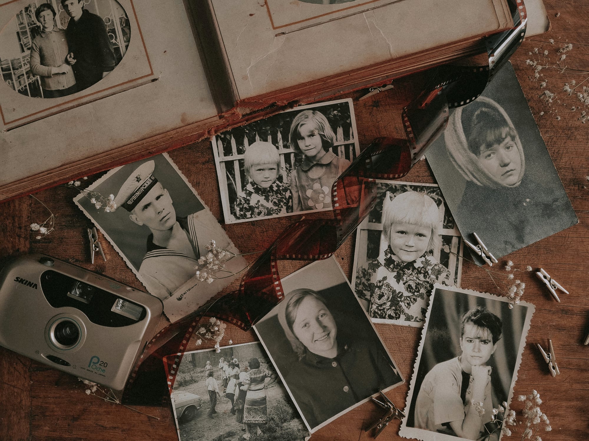 Free Close-Up Shot of Vintage Photos Stock Photo